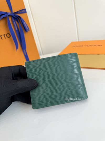 louis-vuitton-green-ribbed-square-bifold-wallet-rxlvj02225-03