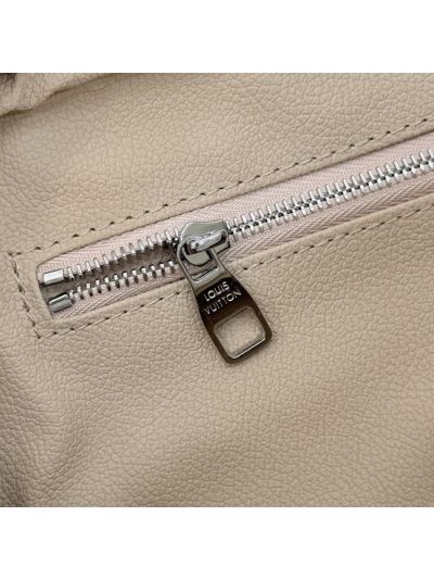 louis-vuitton-ivory-and-blue-monogram-toiletry-pouch-rxlvj01149-03
