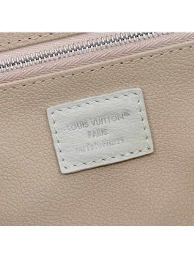 louis-vuitton-ivory-and-blue-monogram-toiletry-pouch-rxlvj01149-04