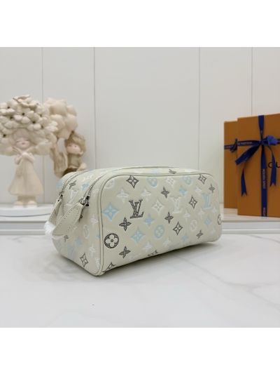 louis-vuitton-ivory-and-blue-monogram-toiletry-pouch-rxlvj01149-06
