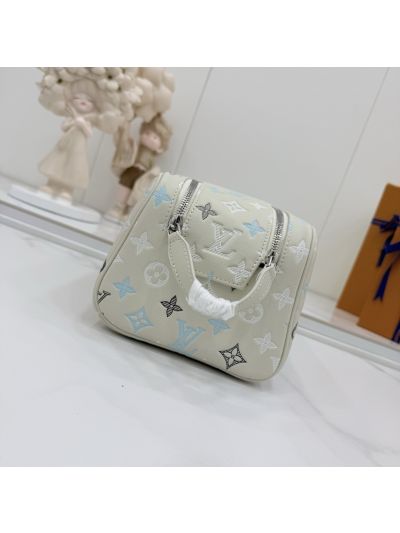 louis-vuitton-ivory-and-blue-monogram-toiletry-pouch-rxlvj01149-07