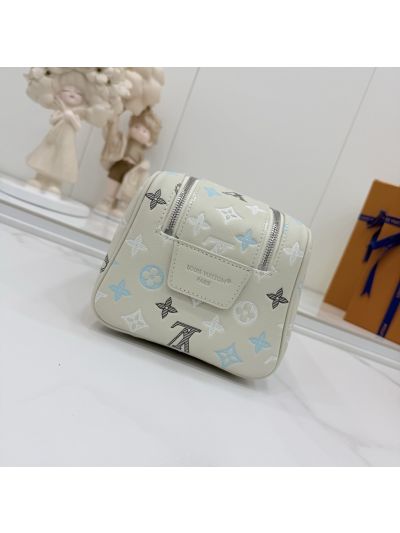 louis-vuitton-ivory-and-blue-monogram-toiletry-pouch-rxlvj01149-08