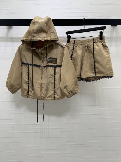Louis Vuitton Lace Contrast-Trim Set in Beige