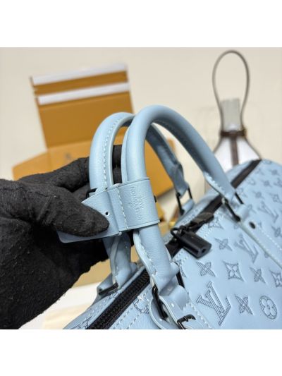 louis-vuitton-light-blue-monogram-travel-bag-rxlvj01234-02