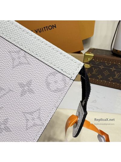louis-vuitton-light-grey-monogram-zip-clutch-rxlvj02175-04