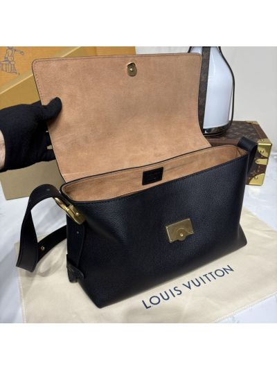 Louis Vuitton Low Key Messenger Calf M13151 30 Monogram M13151 Premium