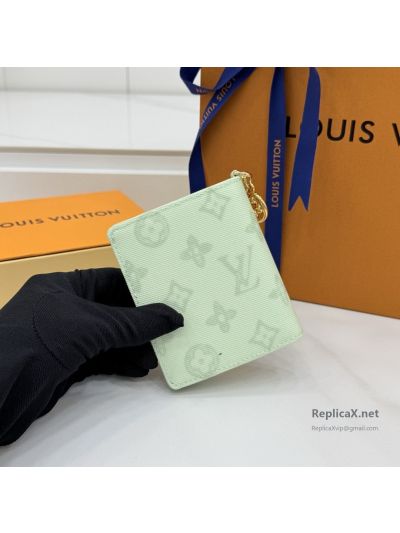 louis-vuitton-mint-monogram-compact-folded-wallet-rxlvj01581-02