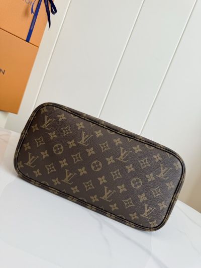 louis-vuitton-monogram-tote-with-burgundy-trim-rxlvj01123-06