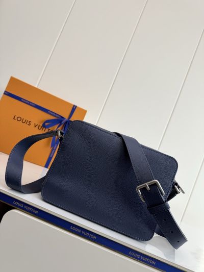 louis-vuitton-navy-compact-shoulder-bag-rxlvj01266-10