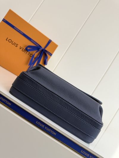 louis-vuitton-navy-compact-shoulder-bag-rxlvj01266-11
