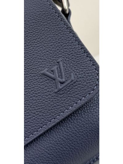 louis-vuitton-navy-compact-shoulder-bag-rxlvj01266-15