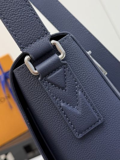 louis-vuitton-navy-flap-messenger-bag-rxlvj01265-02