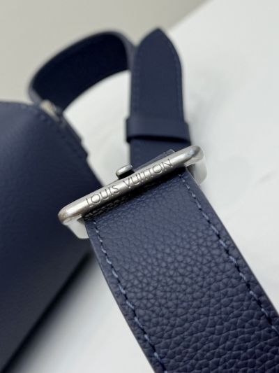 louis-vuitton-navy-flap-messenger-bag-rxlvj01265-04