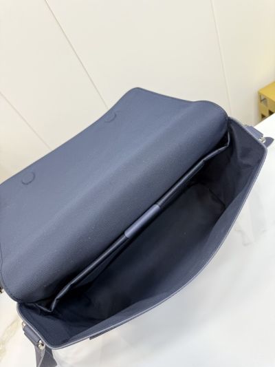 louis-vuitton-navy-flap-messenger-bag-rxlvj01265-07