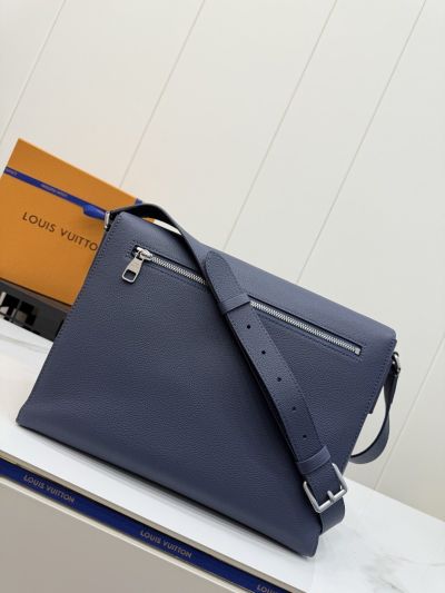 louis-vuitton-navy-flap-messenger-bag-rxlvj01265-11