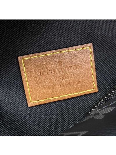 louis-vuitton-patch-detail-belt-bag-rxlvj01113-03