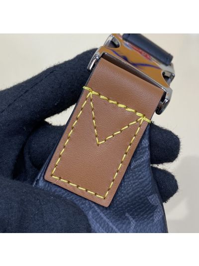louis-vuitton-patch-detail-belt-bag-rxlvj01113-13