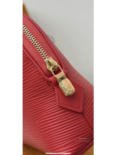 louis-vuitton-red-ribbed-cosmetic-pouch-rxlvj01618-04