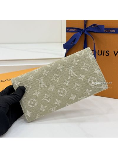 louis-vuitton-sage-and-cream-monogram-envelope-wallet-rxlvj01399-02