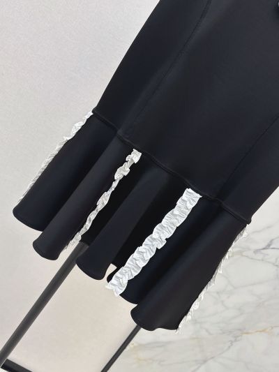 Louis Vuitton Short Sleeve Contrast-Trim Dress in Black HQ620019