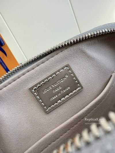 louis-vuitton-silver-toned-glossy-monogram-dome-handbag-rxlvj03130-02