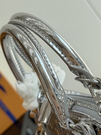 louis-vuitton-silver-toned-glossy-monogram-dome-handbag-rxlvj03130-04