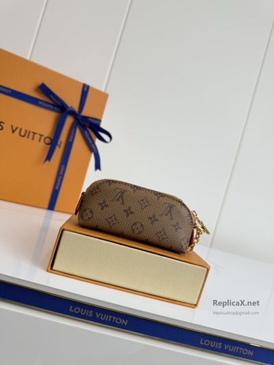 louis-vuitton-tan-monogram-mini-chain-pouch-rxlvj02184-02
