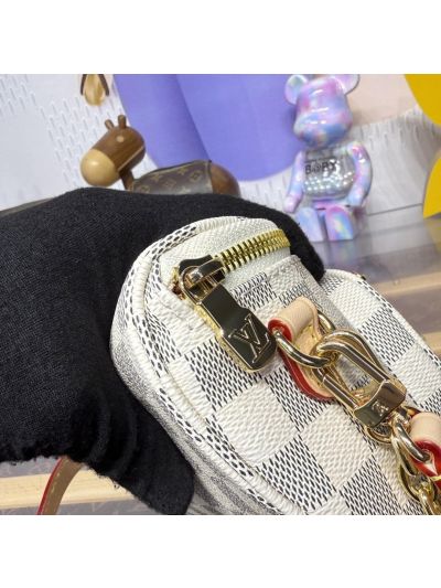louis-vuitton-white-and-gray-checkerboard-mini-chain-bag-rxlvj01298-05