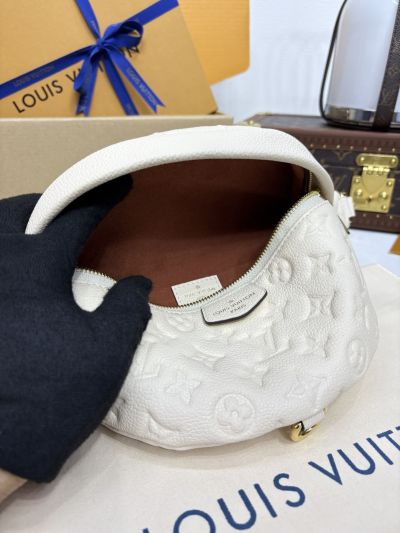 louis-vuitton-white-embossed-belt-bag-premium-rxlvj01109-07