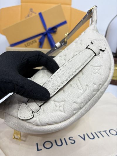 louis-vuitton-white-embossed-belt-bag-premium-rxlvj01109-11