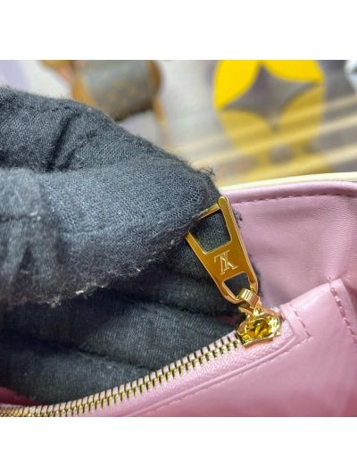 louis-vuitton-white-ribbed-turn-lock-shoulder-bag-with-pink-interior-rxlvj01315-11