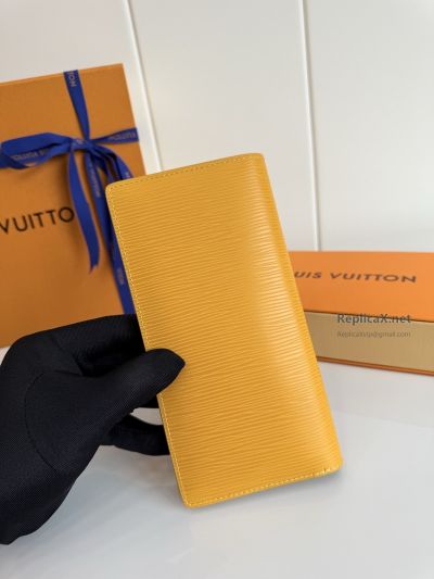 louis-vuitton-yellow-ribbed-long-folding-wallet-rxlvj01668-03