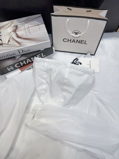 Moncler Hooded Button-Front Coat in White