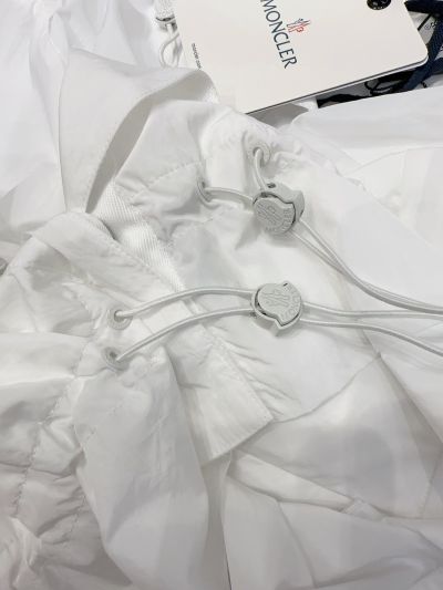 Moncler Hooded Button-Front Coat in White