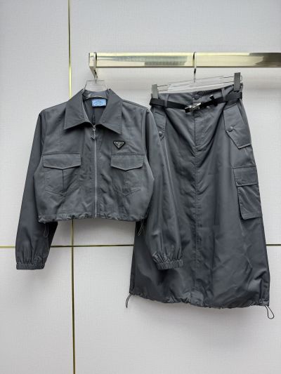 Prada Contrast-Trim Cropped Set in Grey