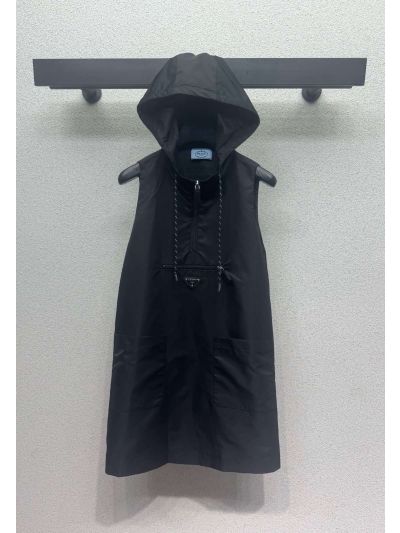 Prada Sleeveless Contrast-Trim Dress in Black