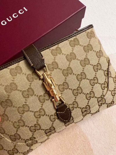 small-pouch-867158-rxgui271169-02